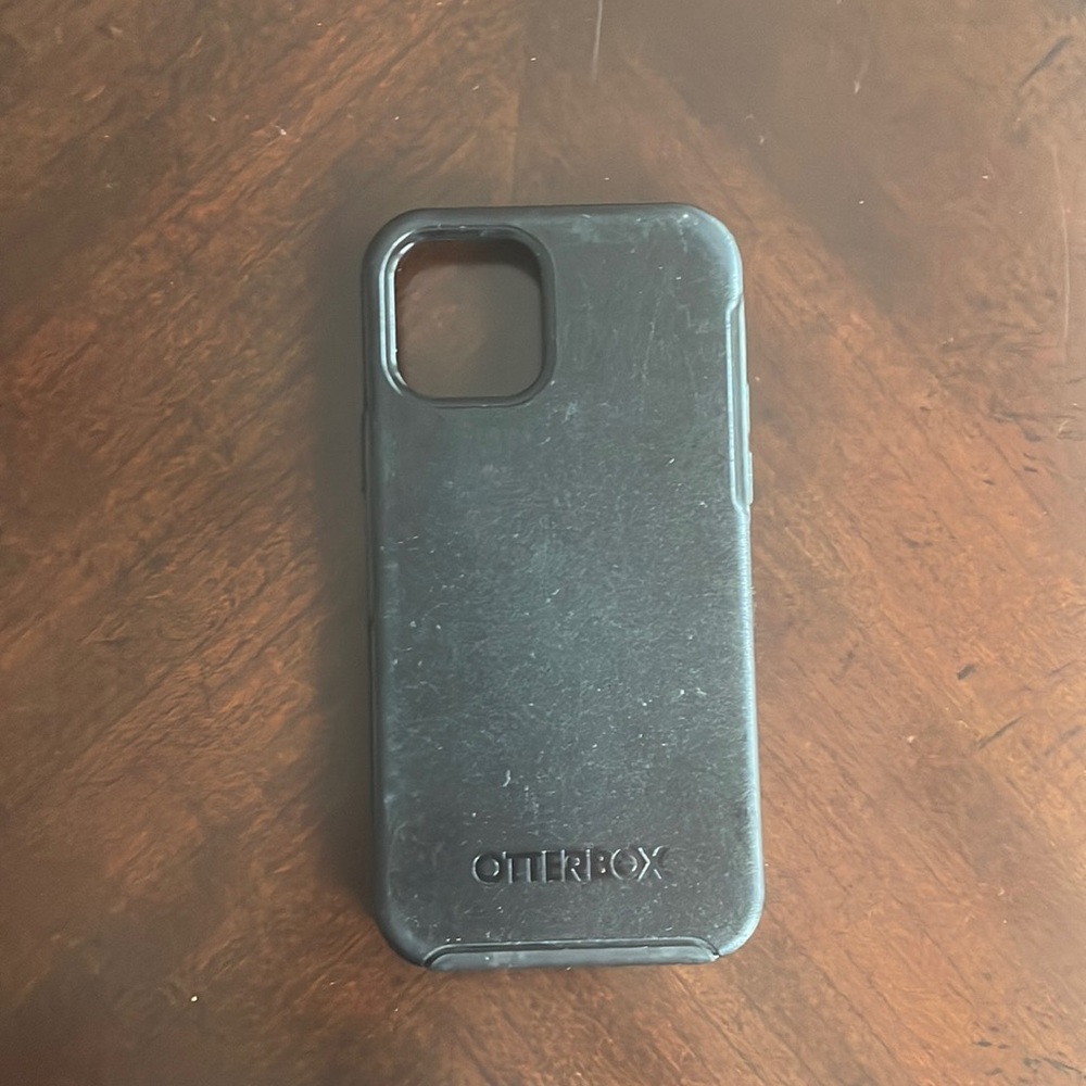 Otterbox symmetry series iPhone 12 case black
